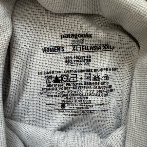 Patagonia XL White and Gray Capilene 2 Lightweight Base Layer 1/4 Zip Pullover - Picture 3 of 6